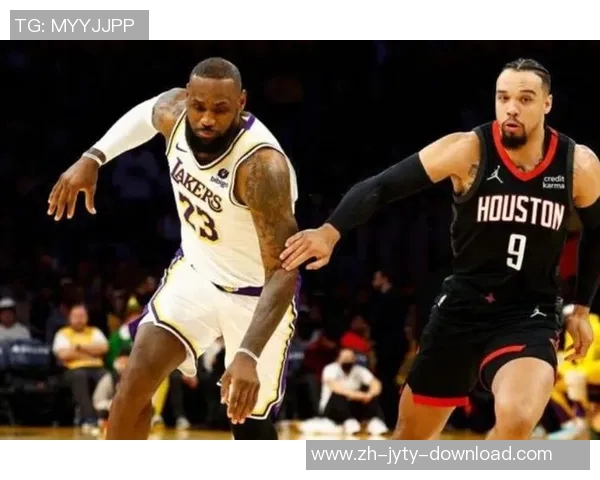 湖人热火首战激战正酣明星球员对决引发球迷热议